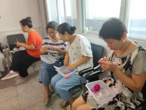 紅色助力 領(lǐng)航公益——徐水儀器廠社區(qū)開展老少樂DIY公益鉤織培訓(xùn)活動